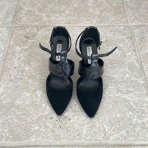 Steve Madden 4” snake skin effect suede pointy toe heels sz 8 stiletto style EUC